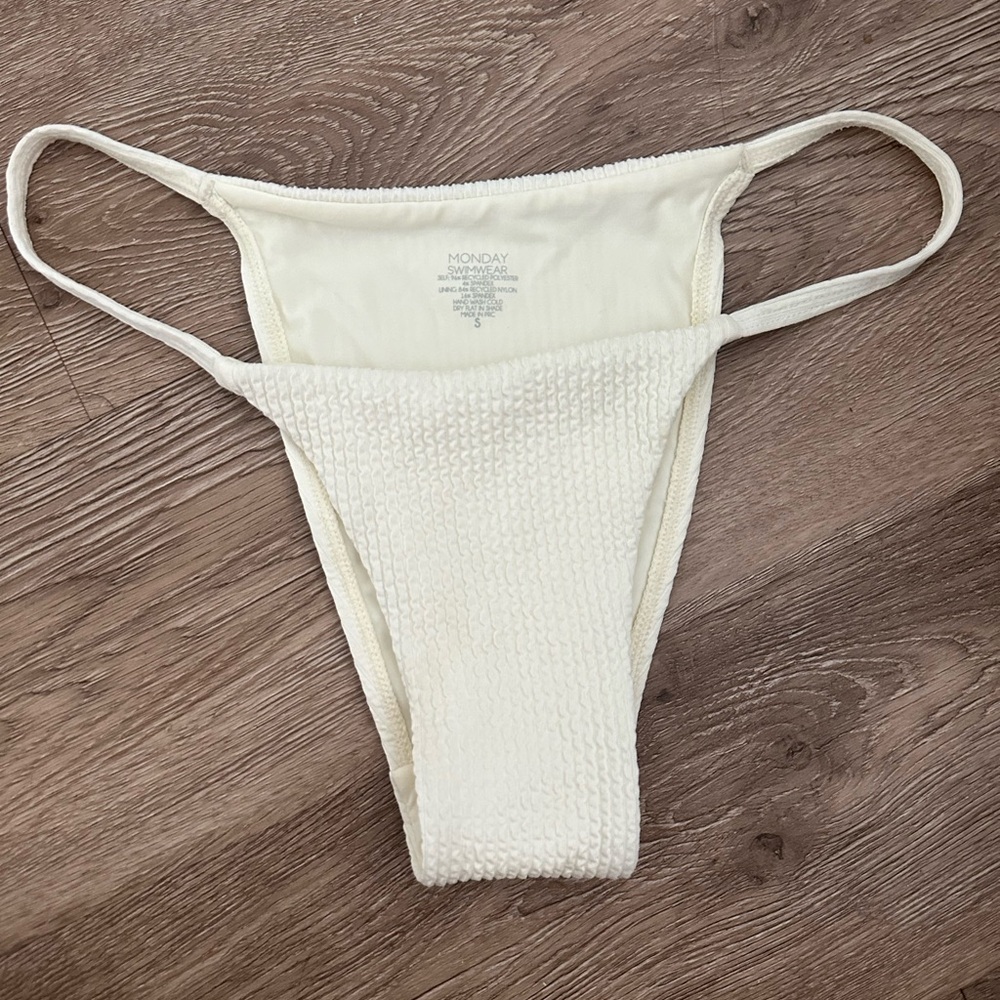 Monday Swimwear Barbados bottoms size S